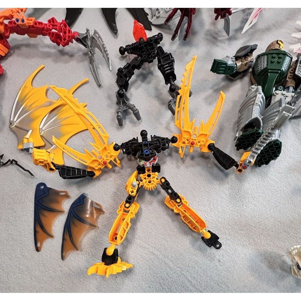 LEGO Bionicle Lot - 2000s Figures / Parts / Accessories - Used As-Is 13lbs - Picture 3 of 16